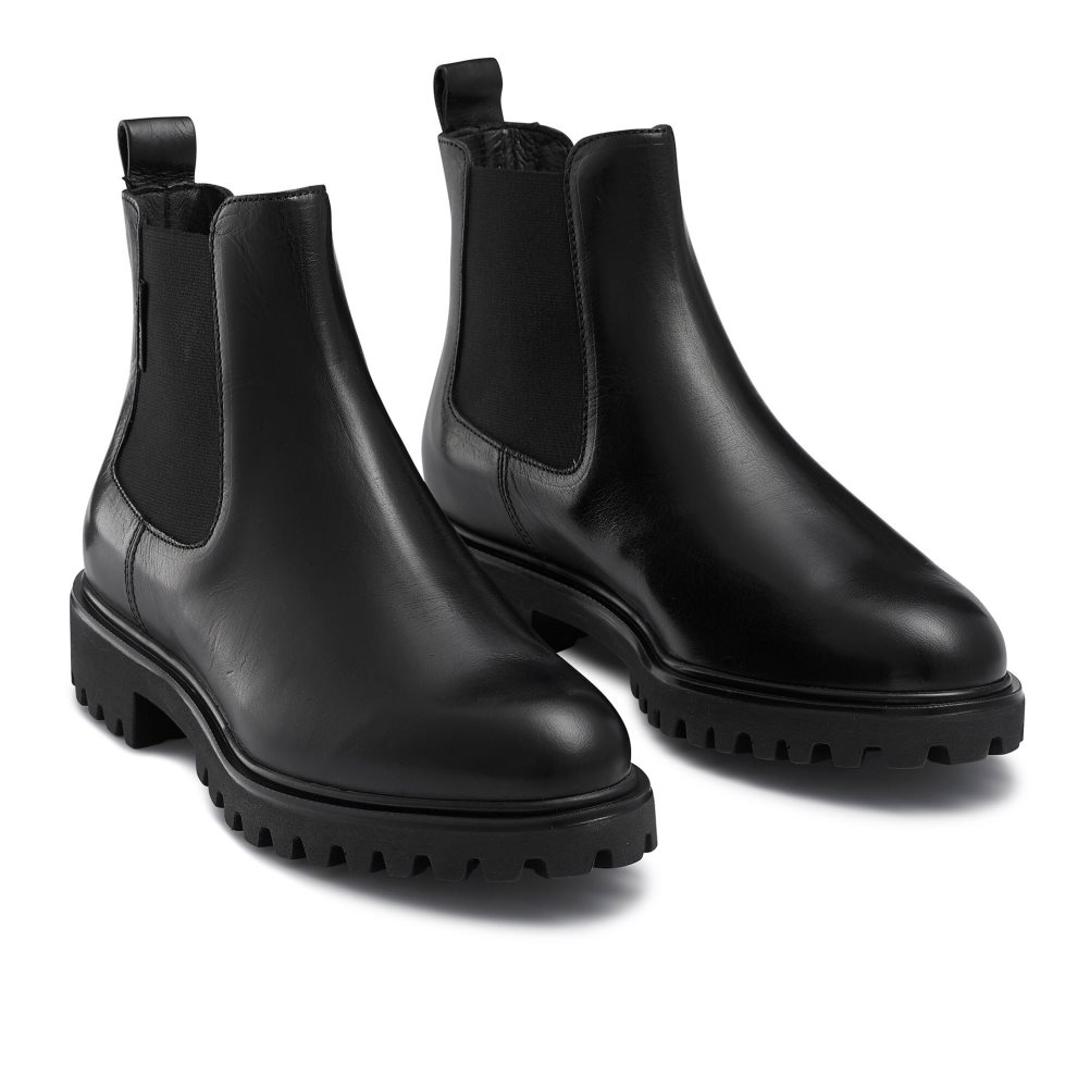 Black Russell & Bromley Cleated Sole Women's Chelsea Boots | PH-0-YBWS