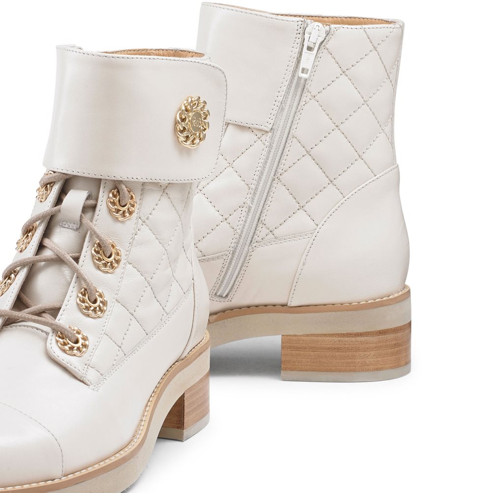 White Russell & Bromley Ringaroses Quilted Lace-up Women's Ankle Boots | PH-9-JSOL