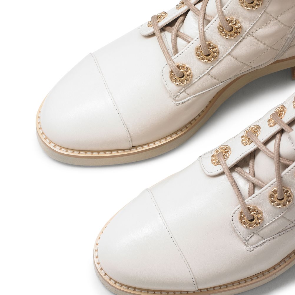 White Russell & Bromley Ringaroses Quilted Lace-up Women's Ankle Boots | PH-9-JSOL